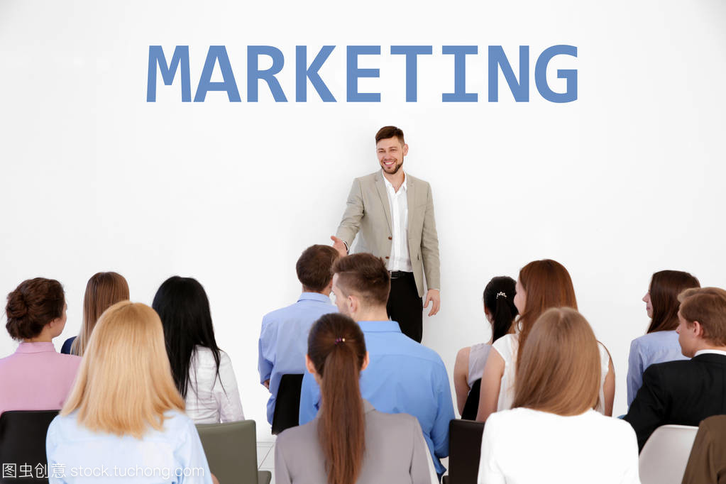 人們對(duì)業(yè)務(wù)培訓(xùn)